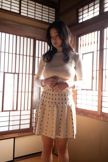 真田まこと「工芸品のようなバスト」SPA!グラビアン魂デジタル写真集 公式試し読みページより(2枚目)